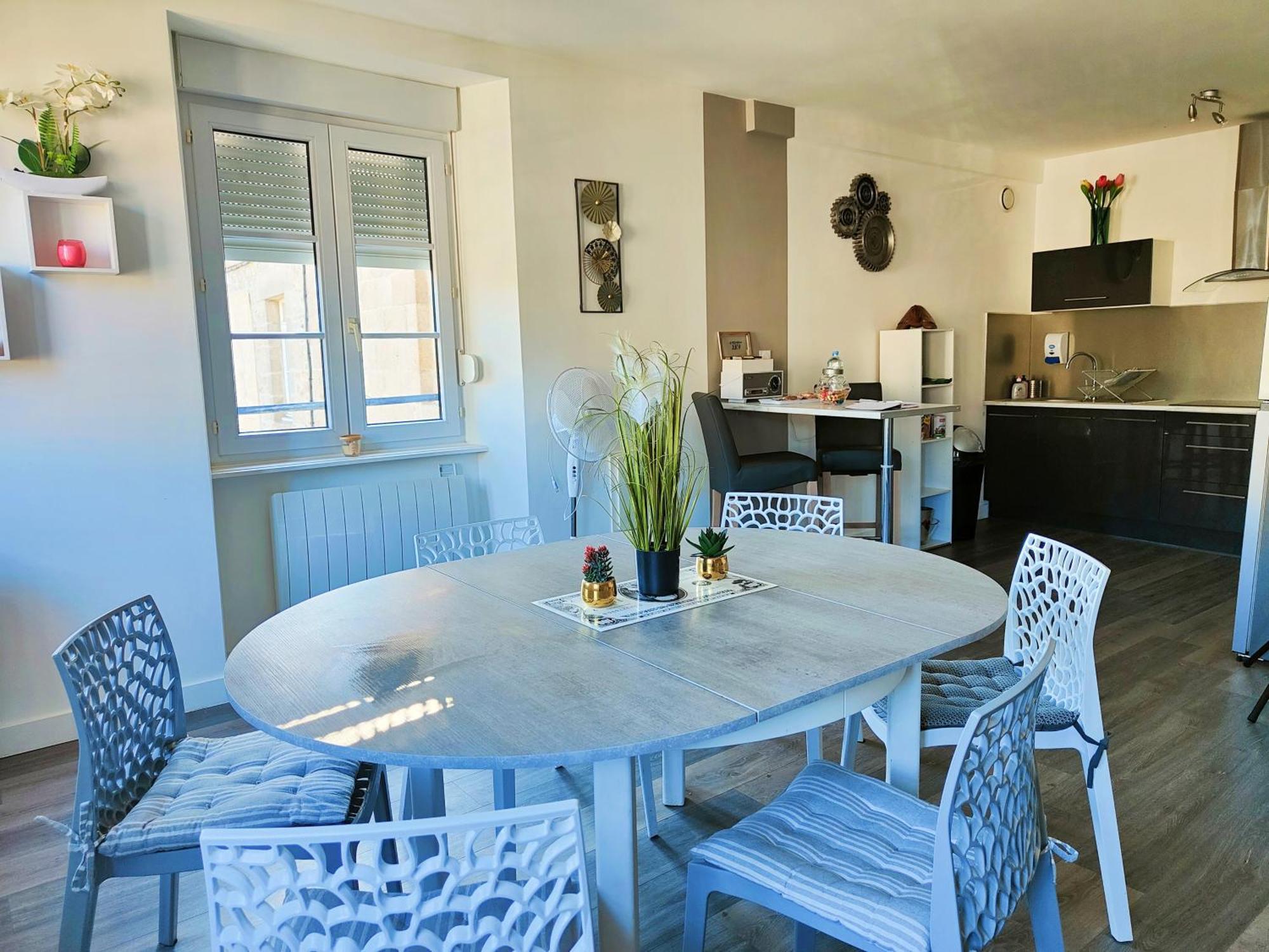 Les Appartements Du Marche Dinan Bilik gambar